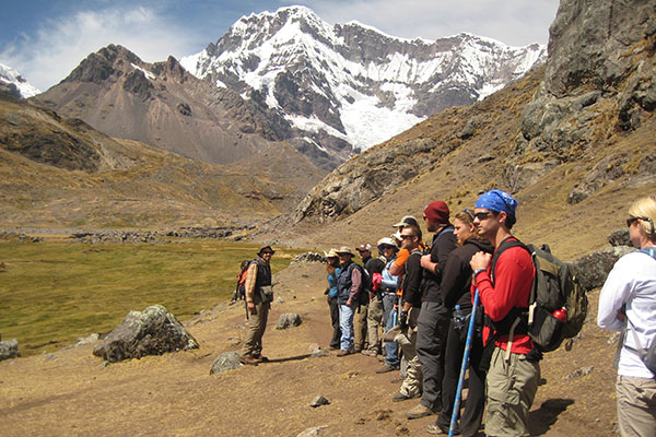 Scientists, students and Quechua community partner to understand climate change