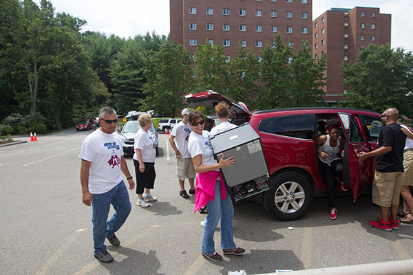 Students move to campus Aug. 14-15