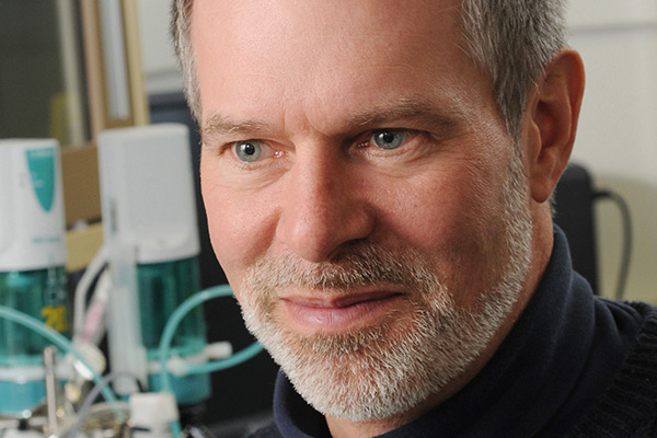 Mineralogist and astrobiologist Robert Hazen to lecture March 23 at Appalachian