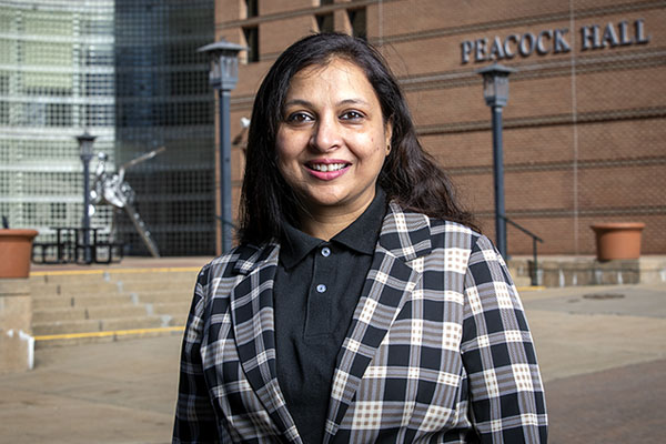 For ‘the gram’: App State’s Dr. Lubna Nafees studies social media influencers