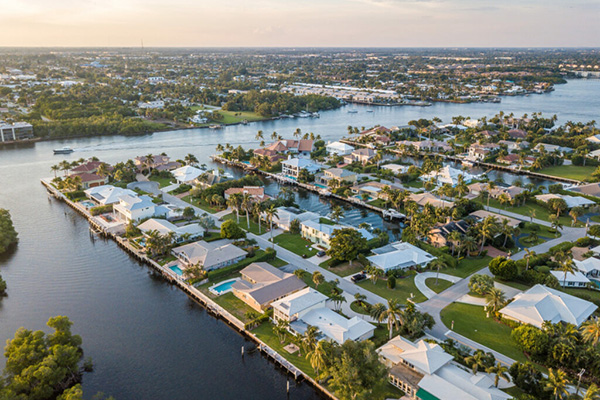 Moving to Florida? Budget More for Home Insurance Than Expected [faculty featured]