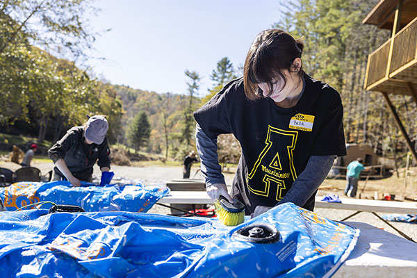 App State students dedicate 500+ hours toward Hurricane Helene relief and recovery efforts during Day of Service